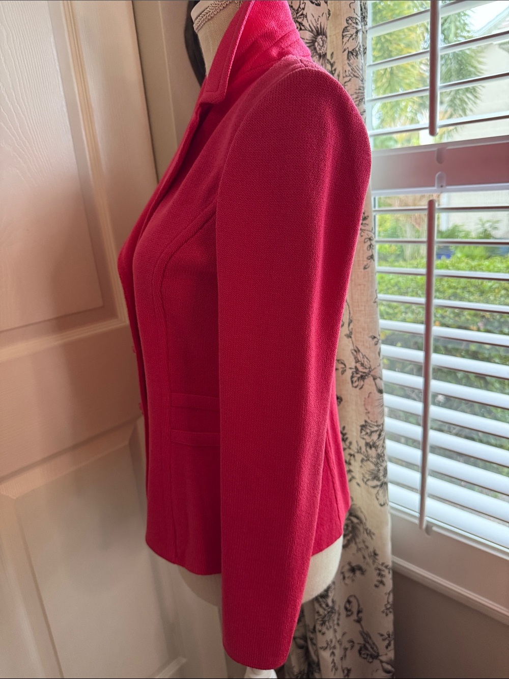St. John Pink Women’s Fitted Knit Blazer - Picture 5 of 13